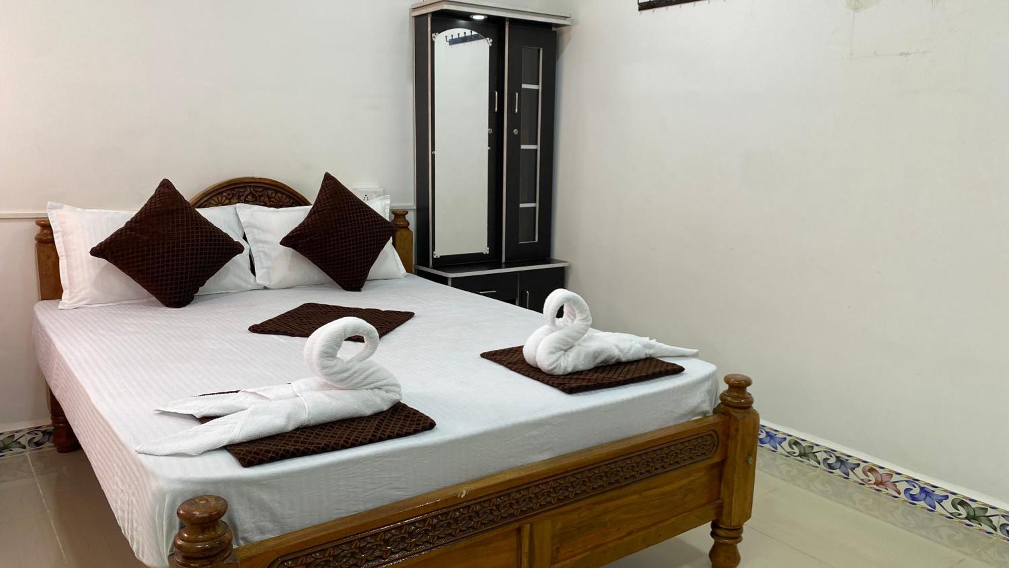 Kavieya Residency Hotel Purnankuppam Exterior photo